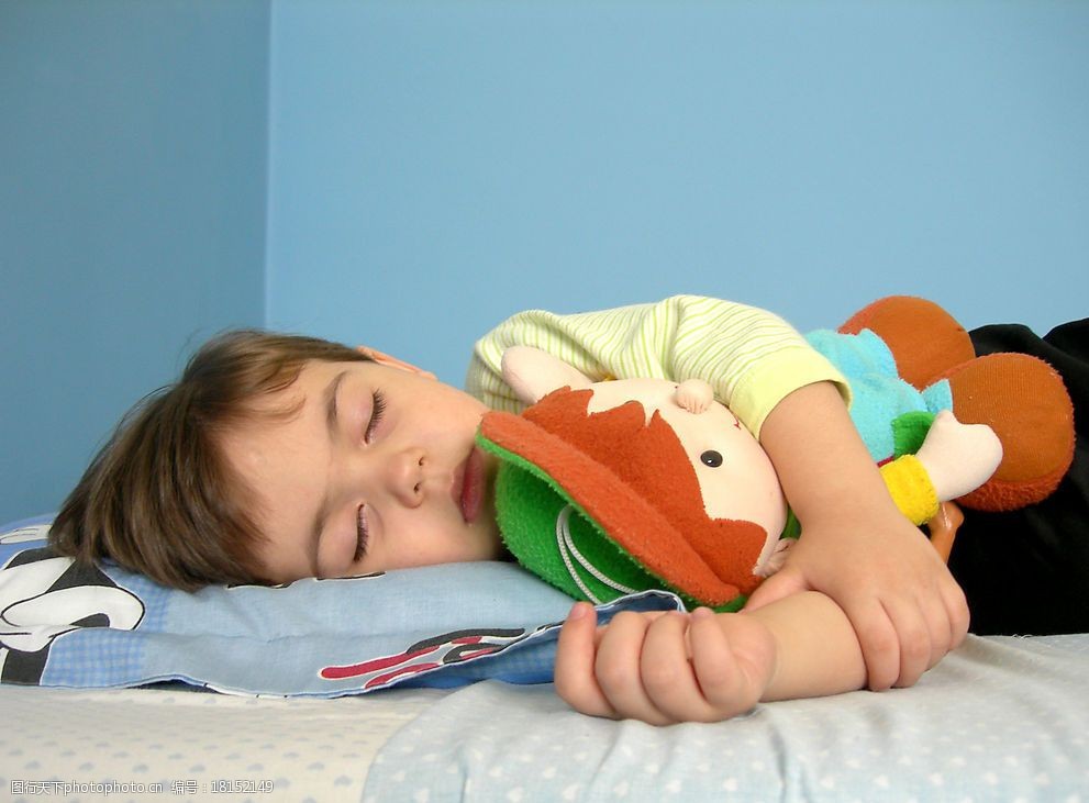 关键词:睡觉儿童 睡觉 儿童 布娃娃 床 人物图库 儿童幼儿 摄影图库