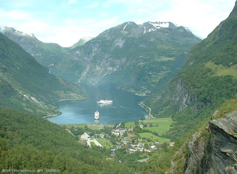 关键词:山水风景 山谷 河流 森林 建筑 船 自然景观 摄影图库 72dpi