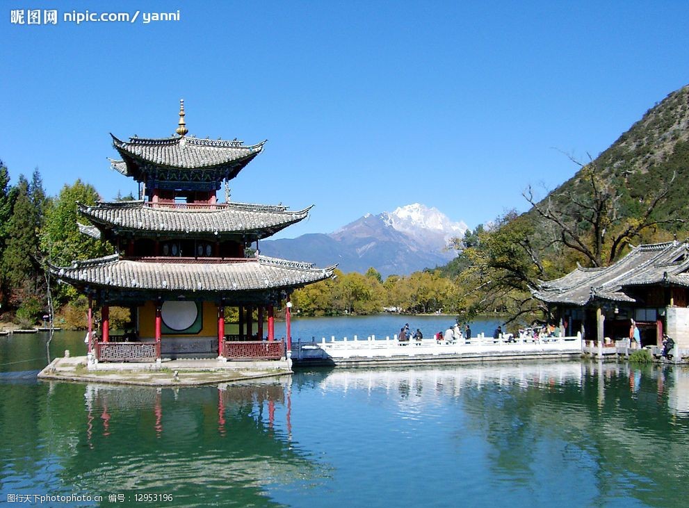 黑龙潭风景图片