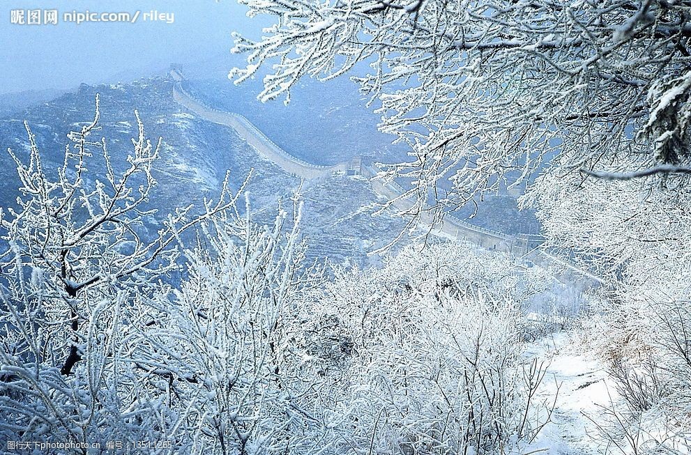 冰封雪景长城图片