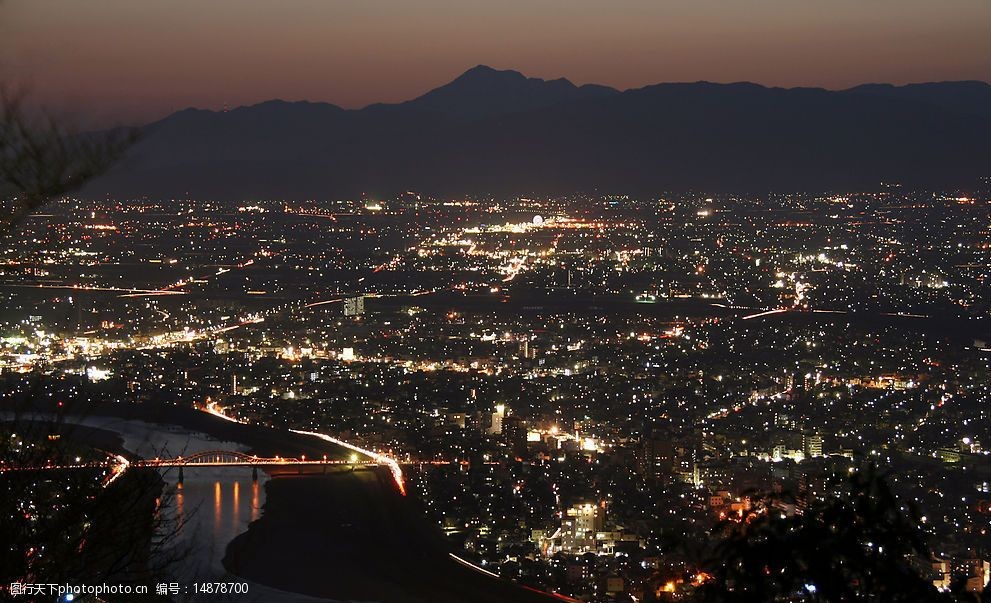 歧阜金华山夜景