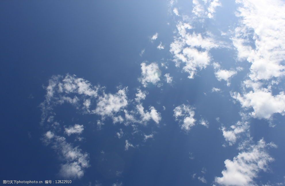 关键词:蔚蓝的天 蓝天 天空 蓝色 自然景观 自然风景 摄影图库 72dpi