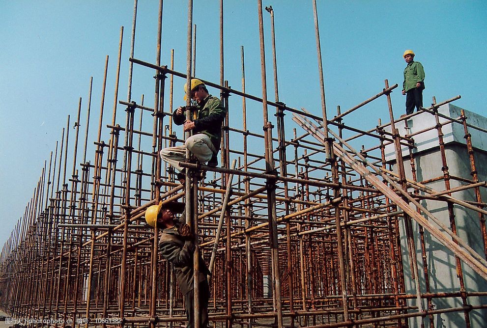 搭桥工人图片