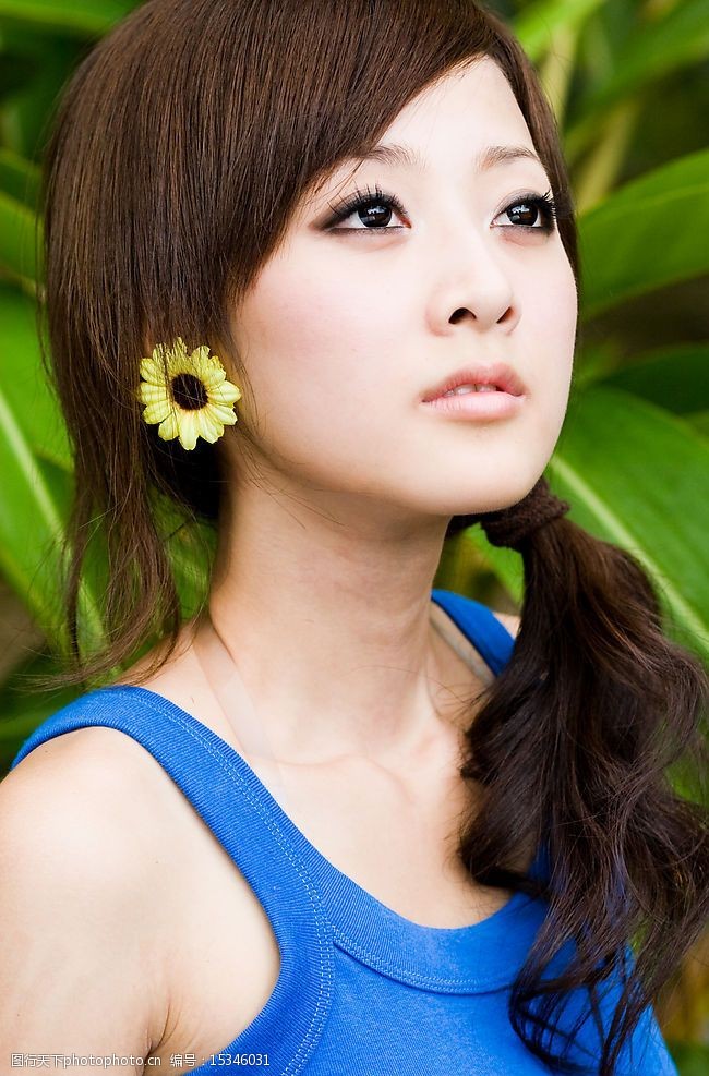 台湾网络超人气美女果子mm蓝色t恤图片