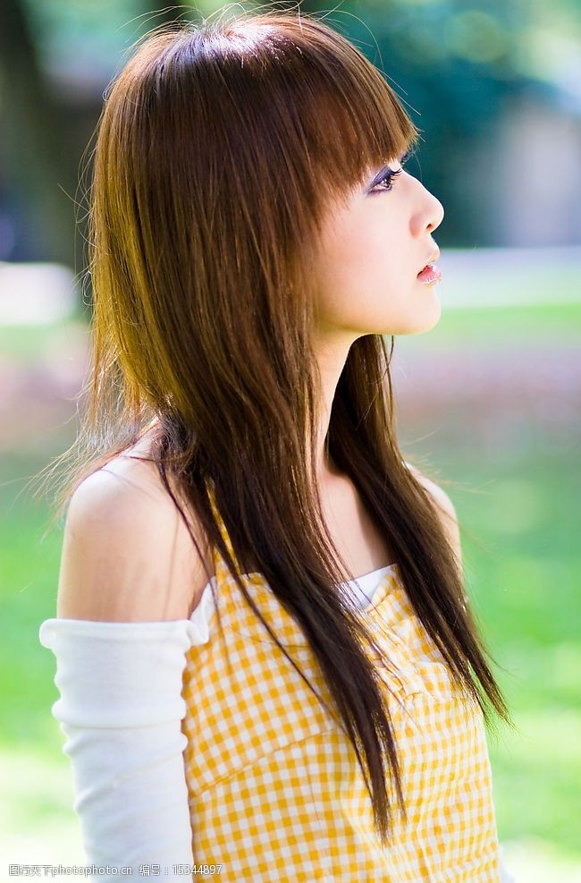 台湾网络人气美女果子mm露肩中袖t恤图片