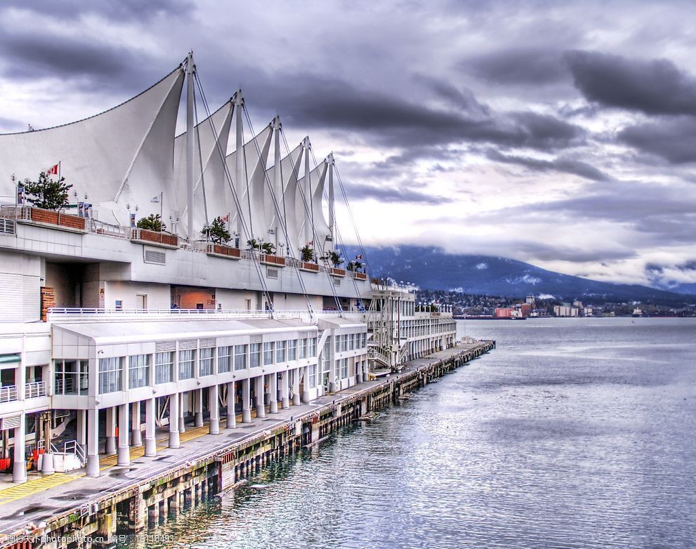 绚烂的城市码头图片