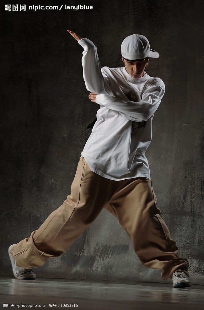 关键词:高清跳舞人物图片素材 舞蹈 街舞 hip hop 韩式衣服 帽子 人物