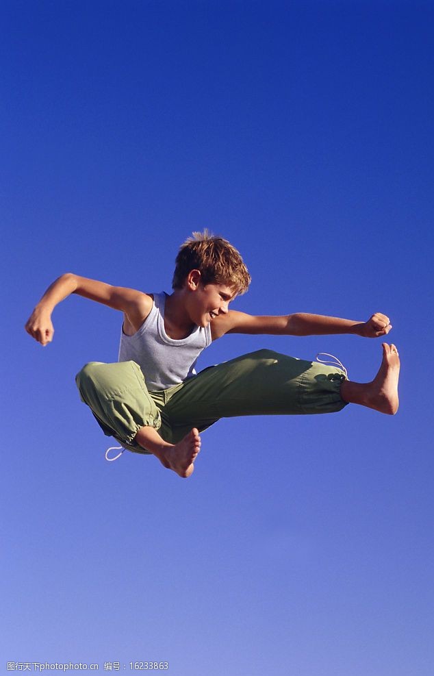 跳跃欢乐家庭图片