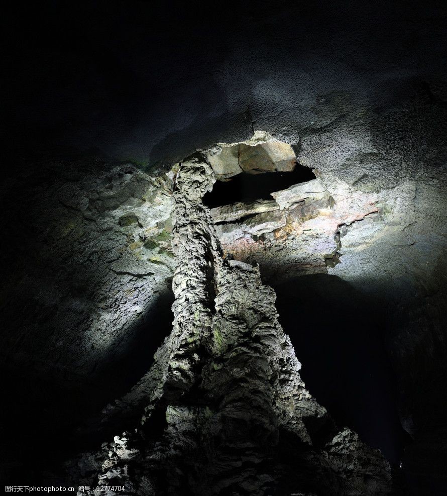 济州岛石头洞穴图片