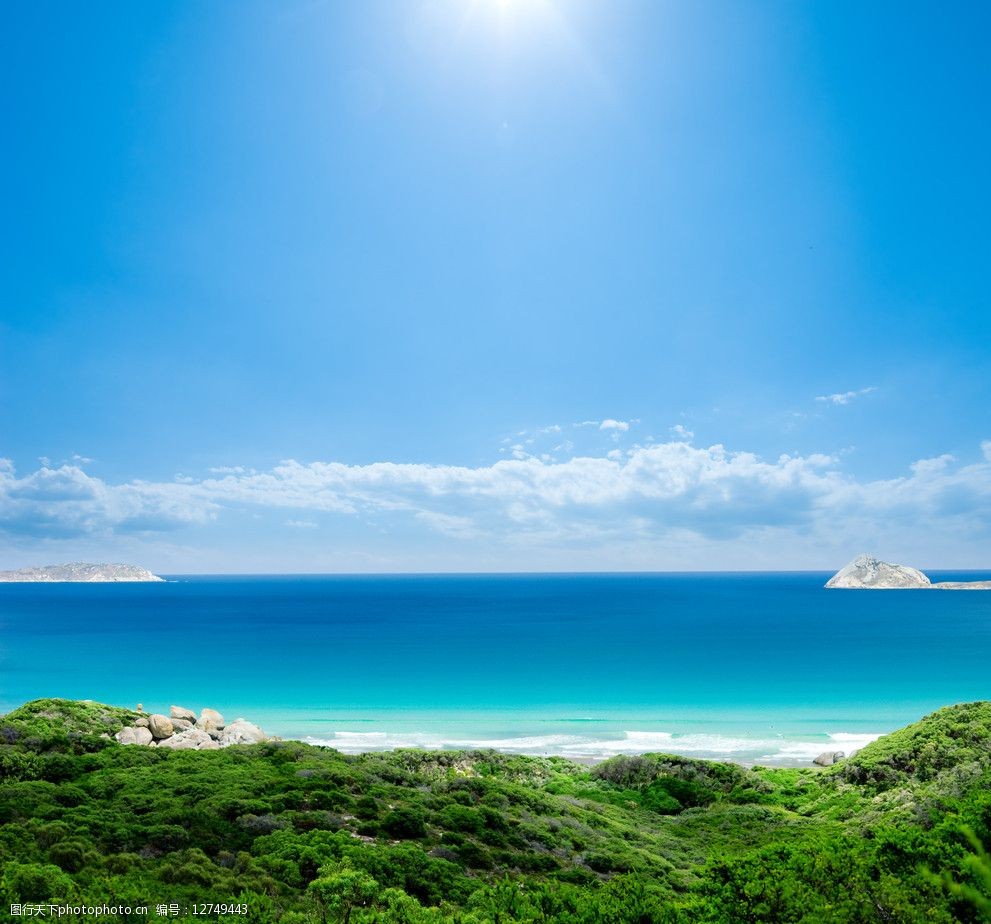 自然景观 自然风景 关键词:海边风景 自然风景 大海 蓝色大海 树 绿色